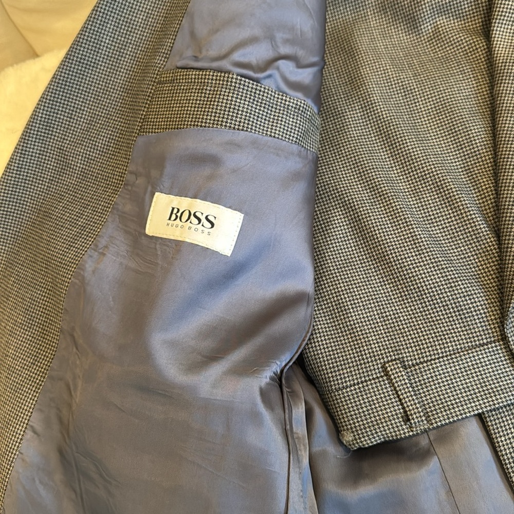 Hugo Boss Suit - Picture 4 of 6